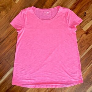 Lilly Pulitzer Etta Scoop Neck T-shirt. Roxy Pink. Large